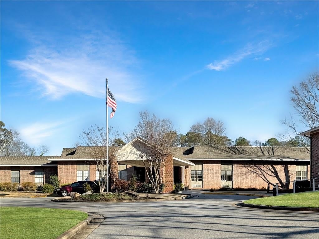 475 Mount Vernon Highway NE – photo 1