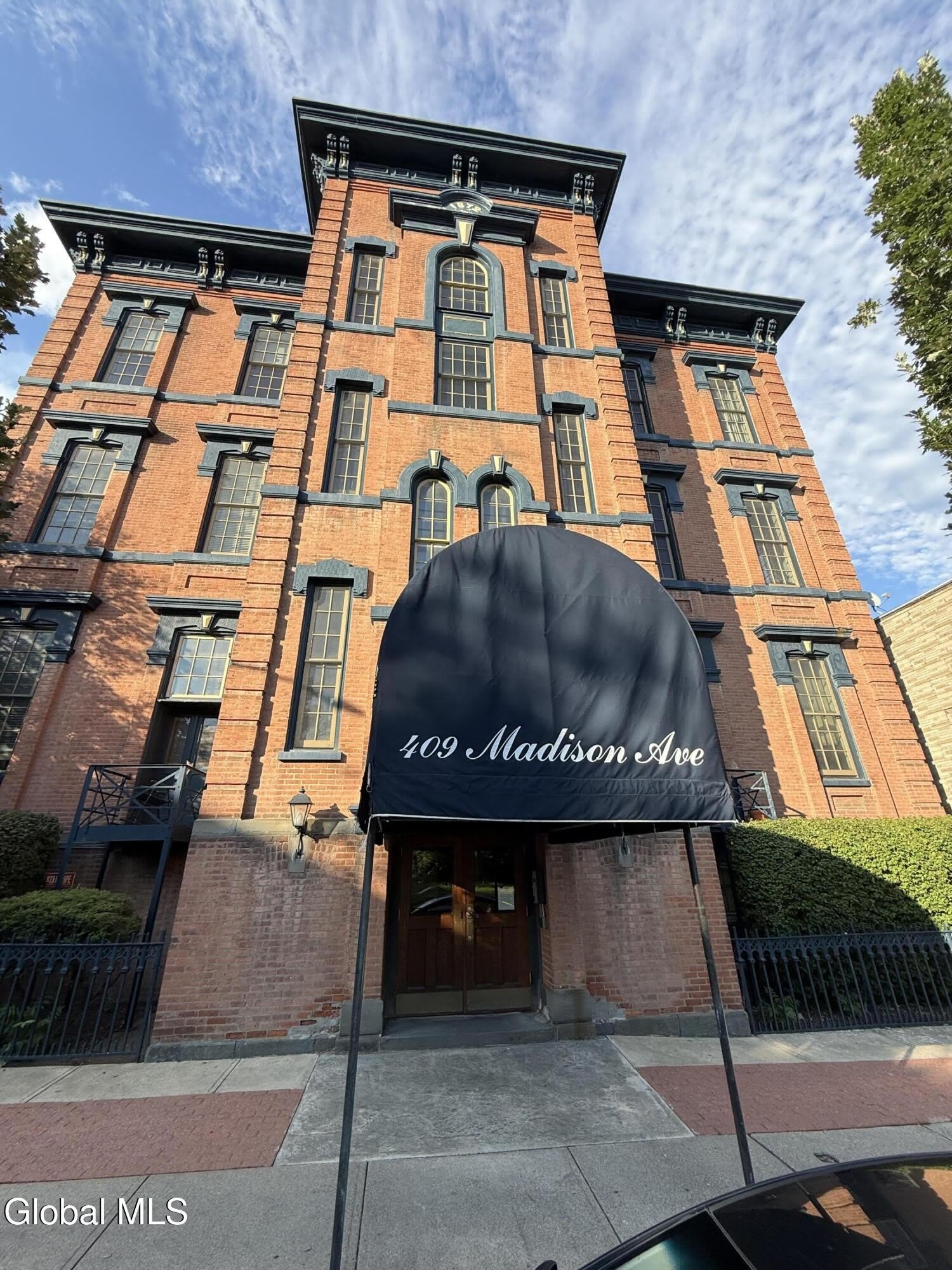409 Madison Avenue – photo 1
