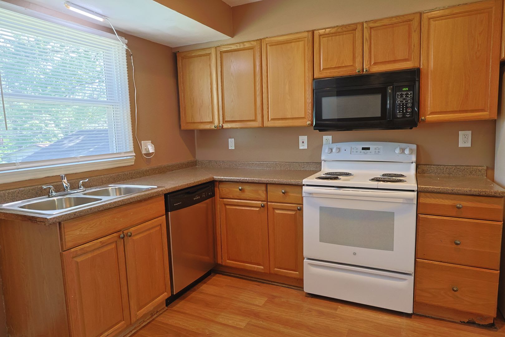 Charming 3-Bedroom Ranch with Large Backyard – photo 1 of 27