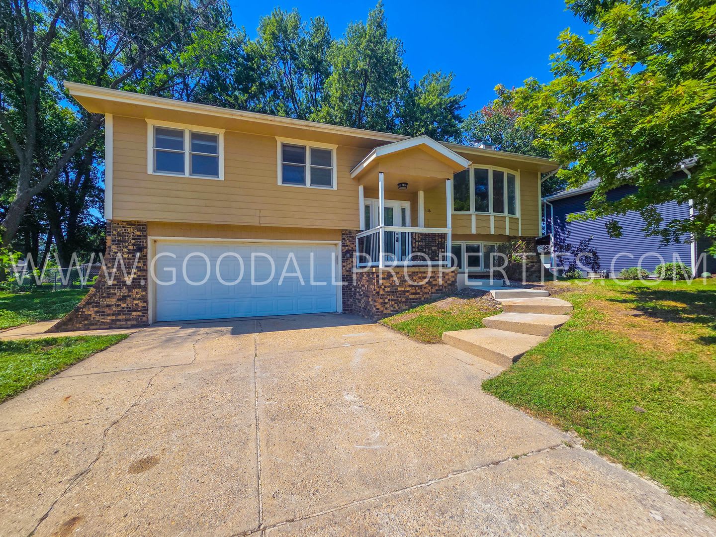 Charming 3-Bedroom West Des Moines Home with Fenced Yard & 2-Car Garage – photo 1