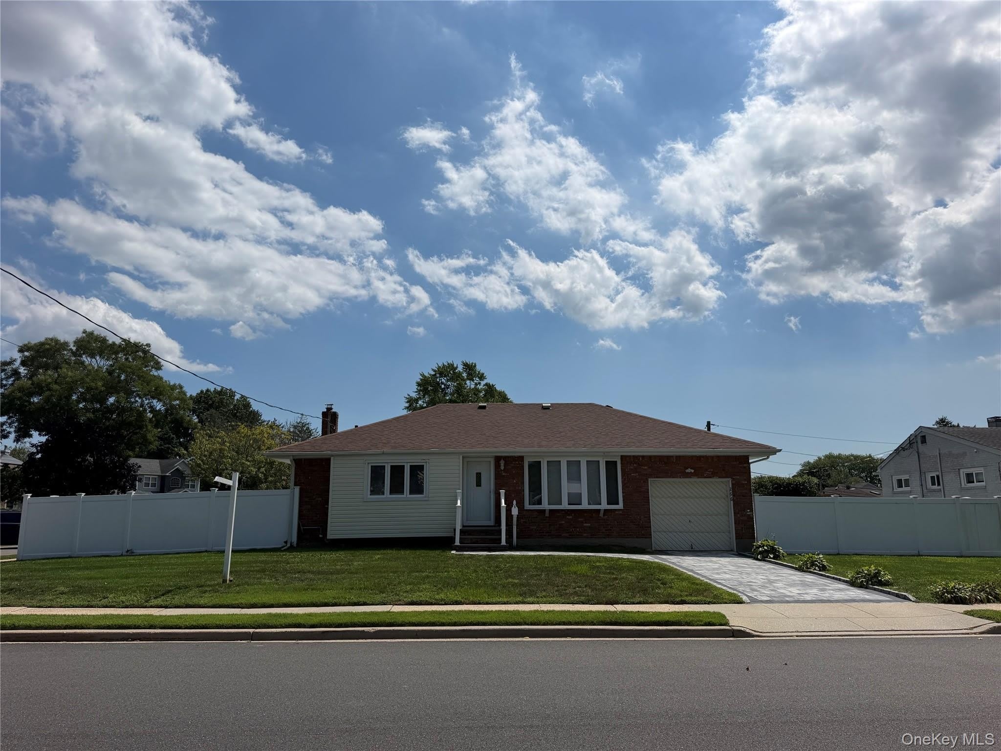 266 Central park Roads – photo 1 of 16
