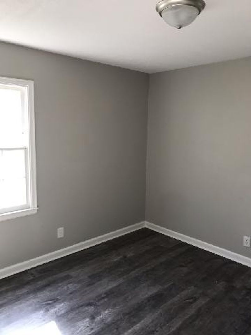 3br 1.5 bath, NEWLY RENOVATED! Garage, fenced back yard, plank flooring – photo 1