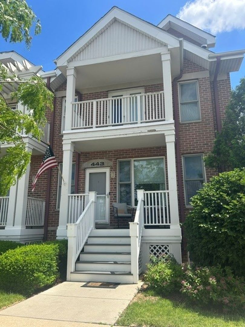 Beautiful 3 bedroom townhome in Harbor Park! – photo 1