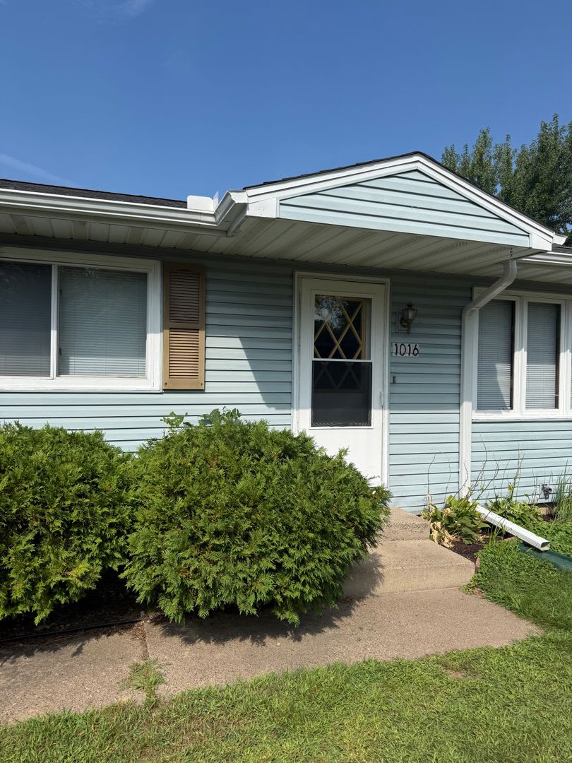 1012/1016 Sunset Lane – photo 1 of 12