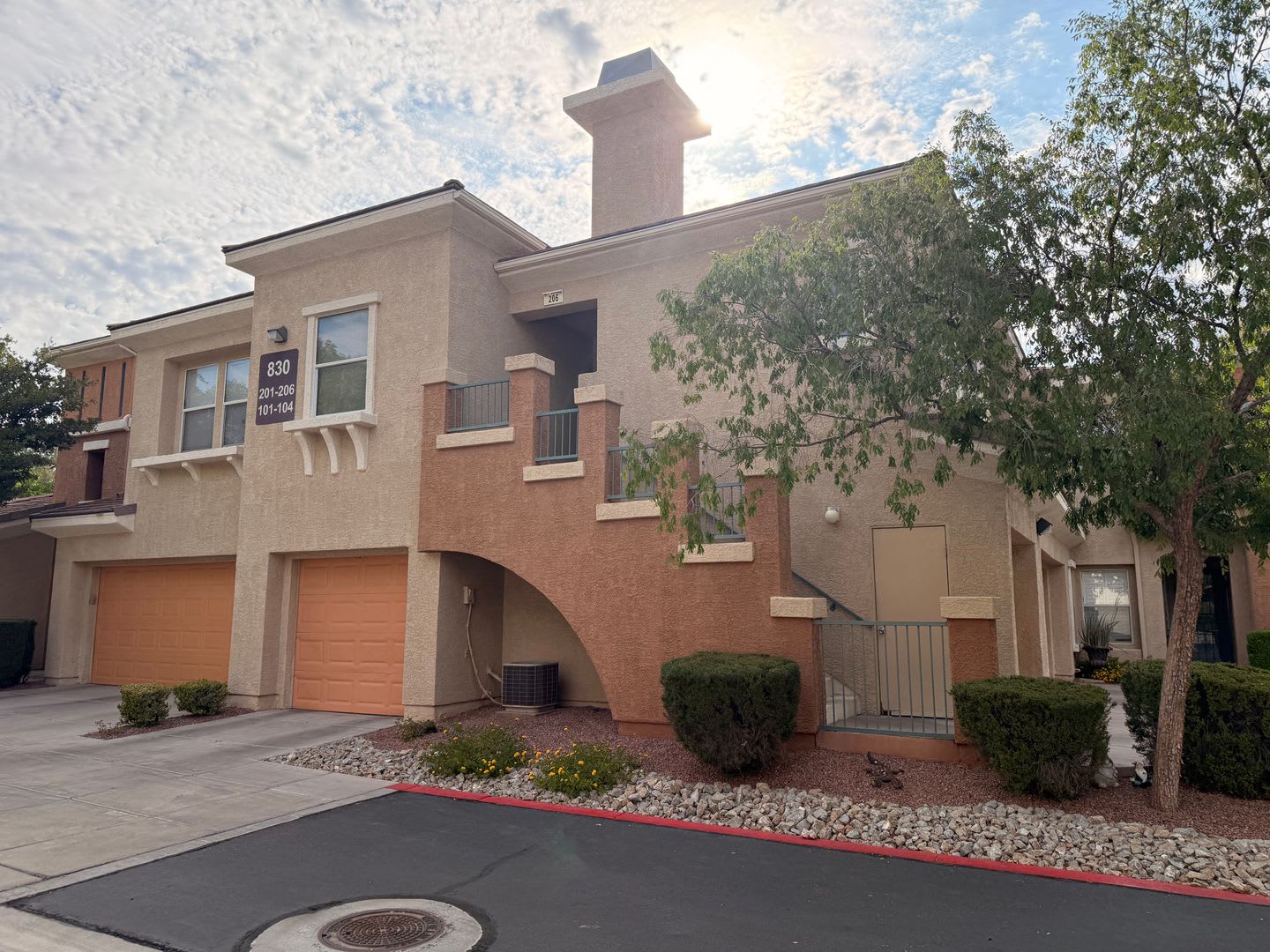 Well-maintained 2-bedroom, 2-bath condo in gated Summerlin community – photo 1