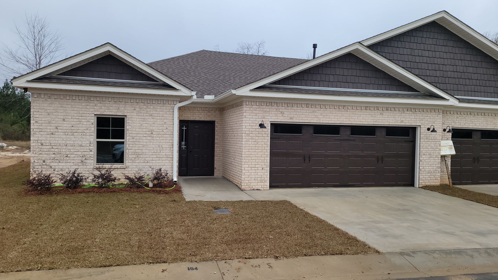 Fully Furnished 3BR/2BA Duplex in Avalon Subdivision! – photo 1