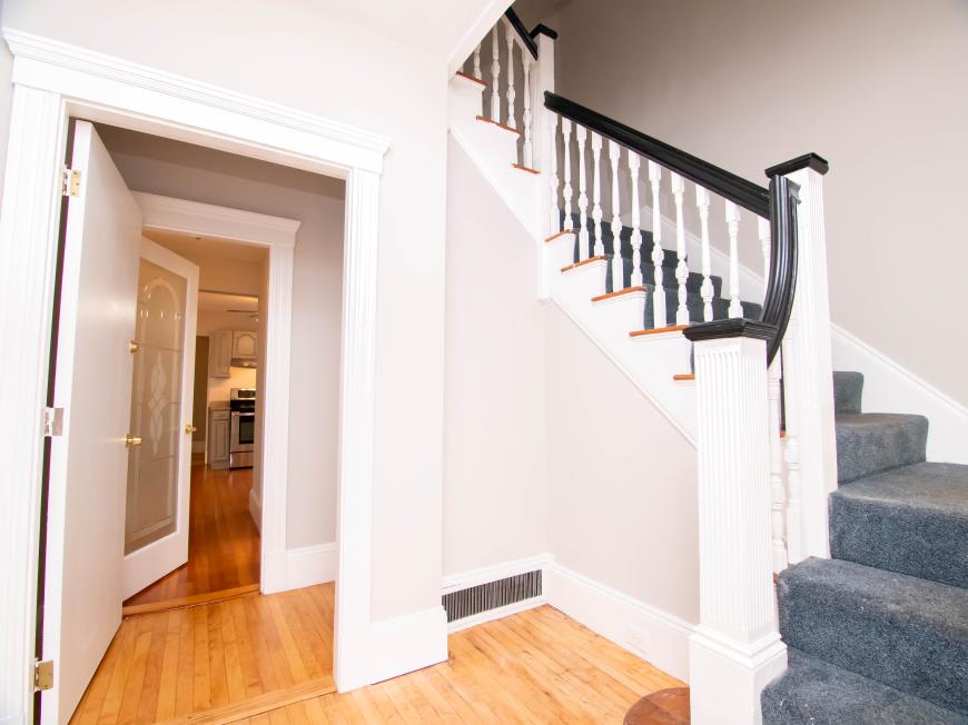 48 Oak Square Ave. – photo 1