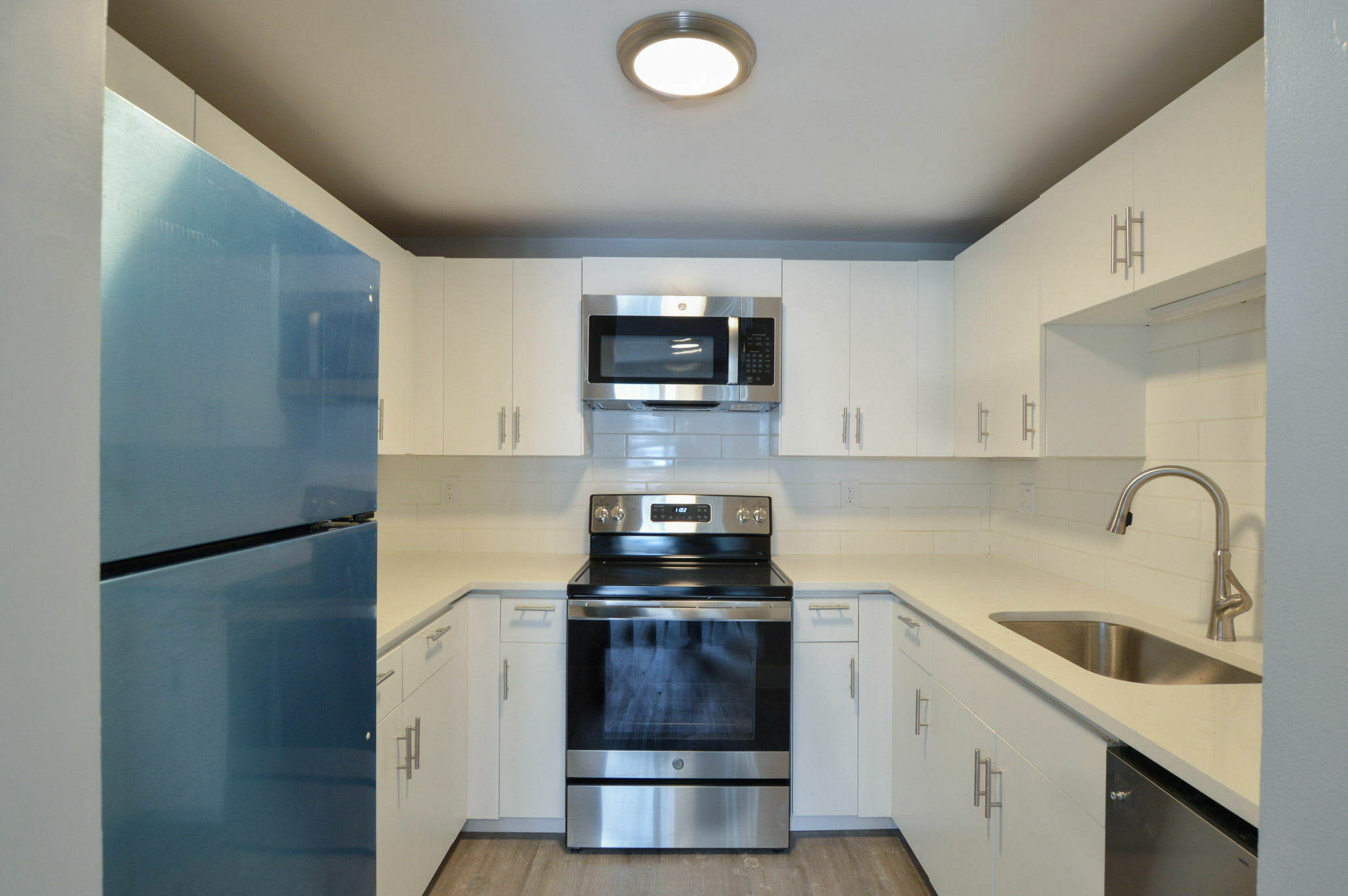 1049 Pleasant Street – photo 1 of 5