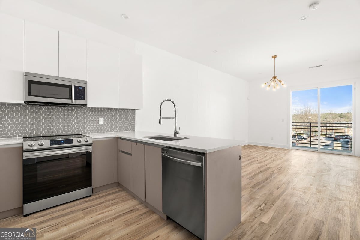 1155 Custer Avenue SE – photo 1