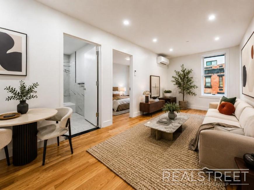 1439 Lincoln Place – photo 1