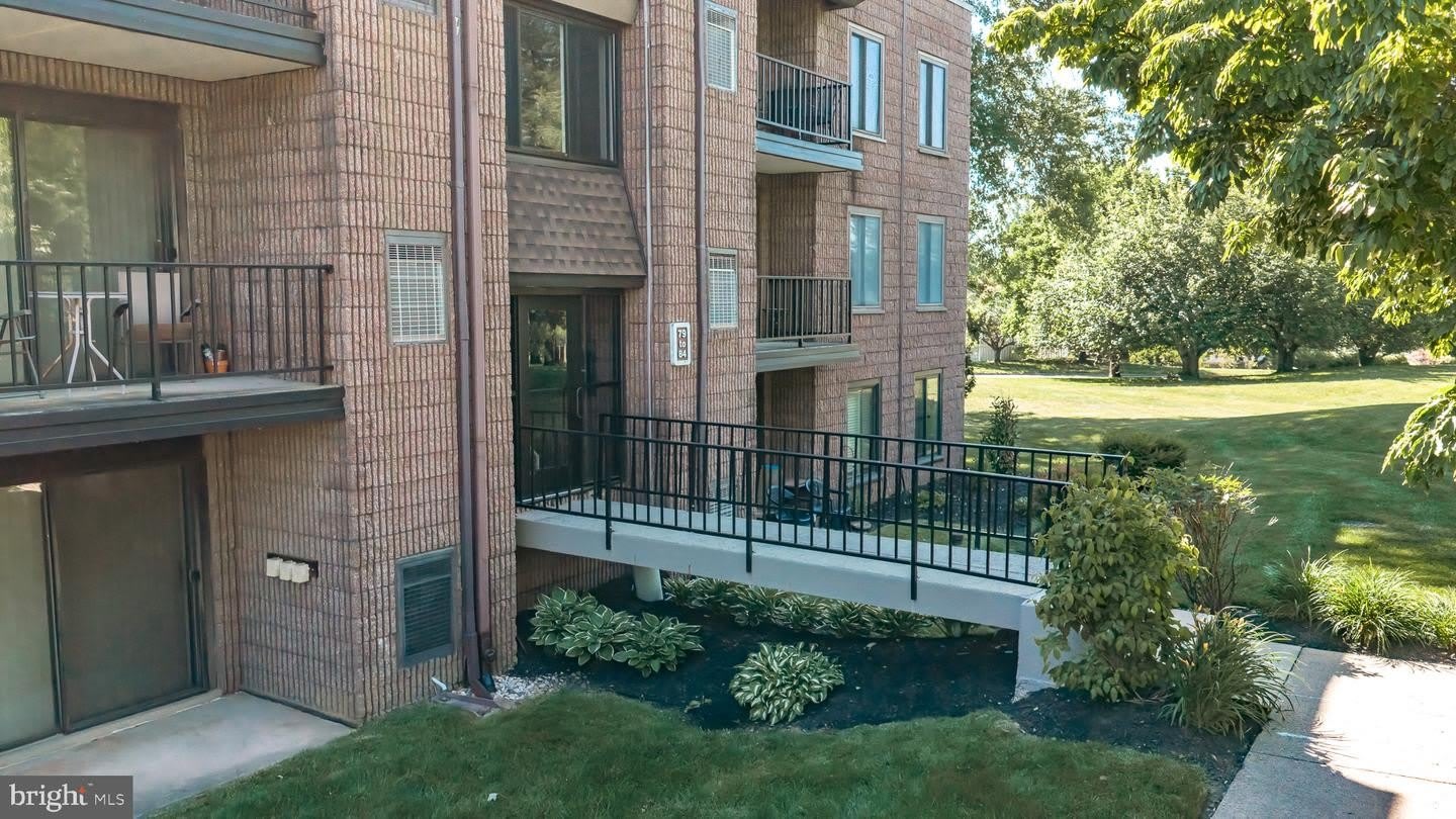 81 OAKRIDGE DR – photo 1