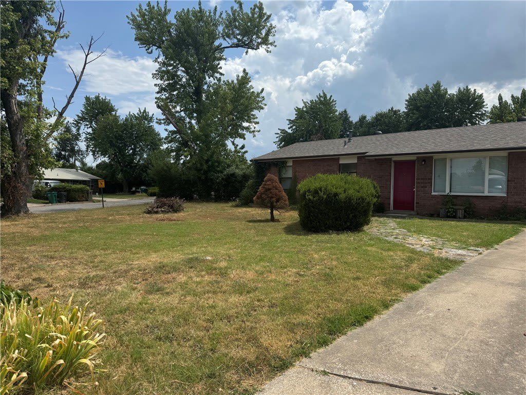 708 N 12th Place – photo 1
