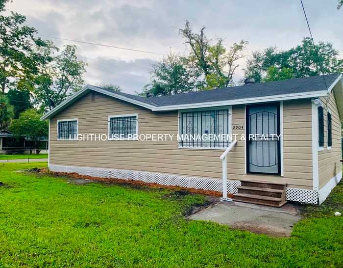 2904 West 8th Street – photo 1