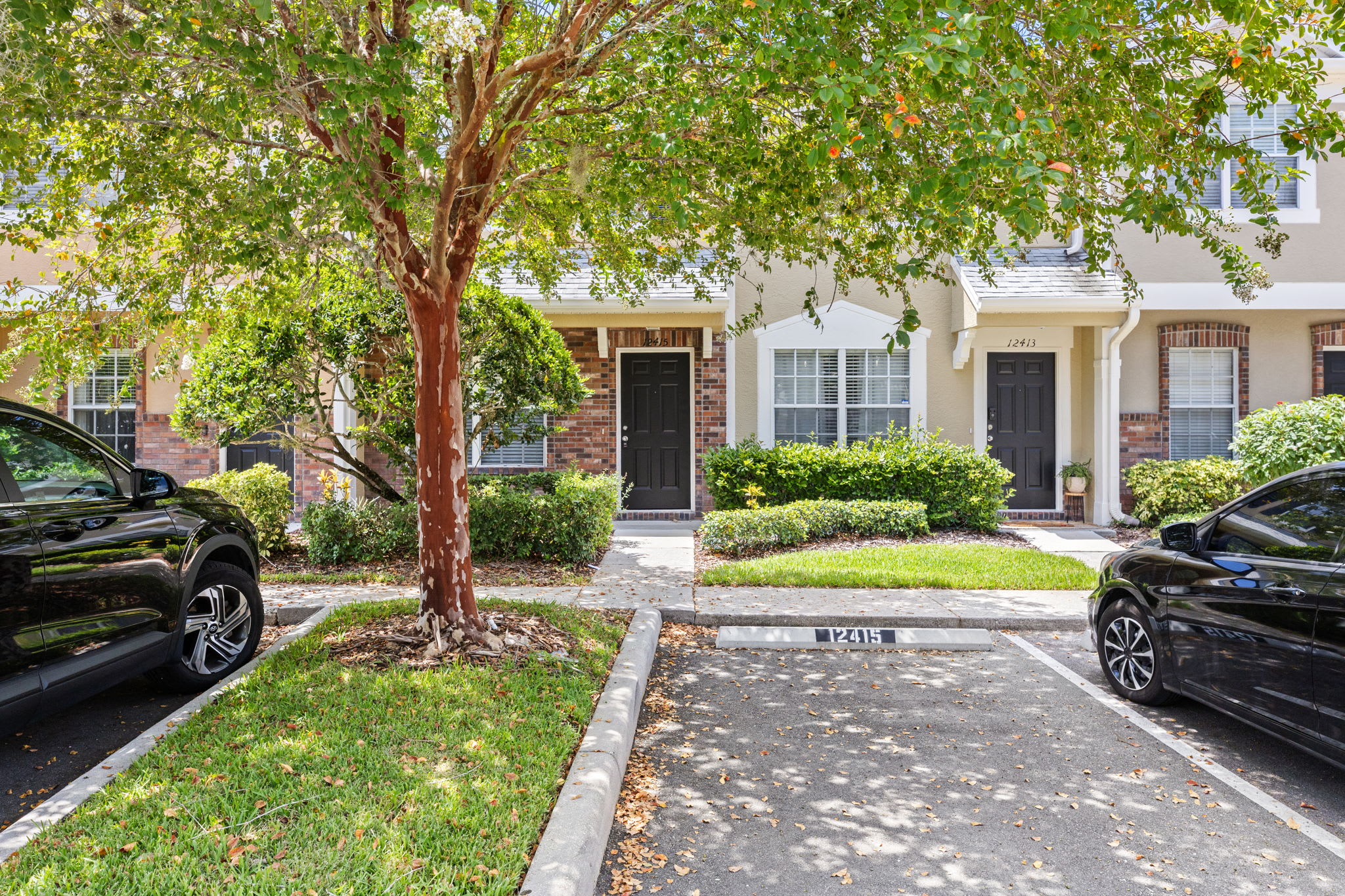 12415 Berkeley Square Dr – photo 1 of 37