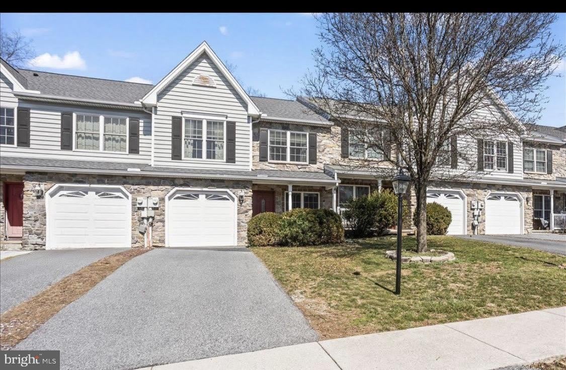10 Lenox Court – photo 1 of 160