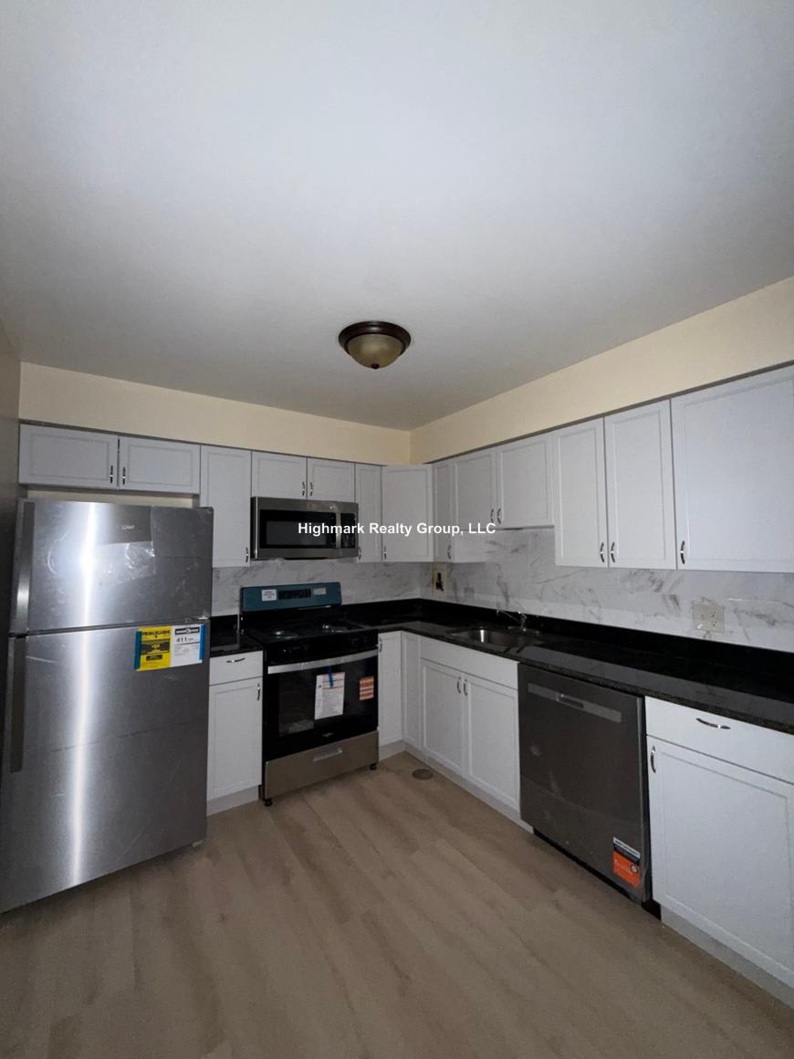 620 Lincoln Ave. – photo 1 of 10