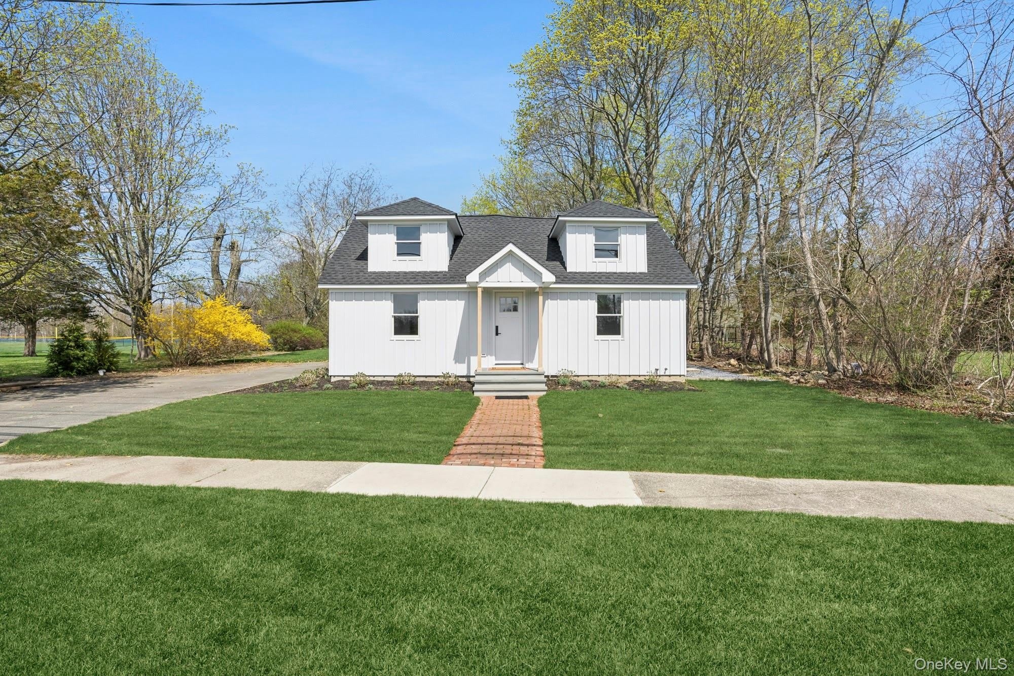 5075 Main Road – photo 1 of 17