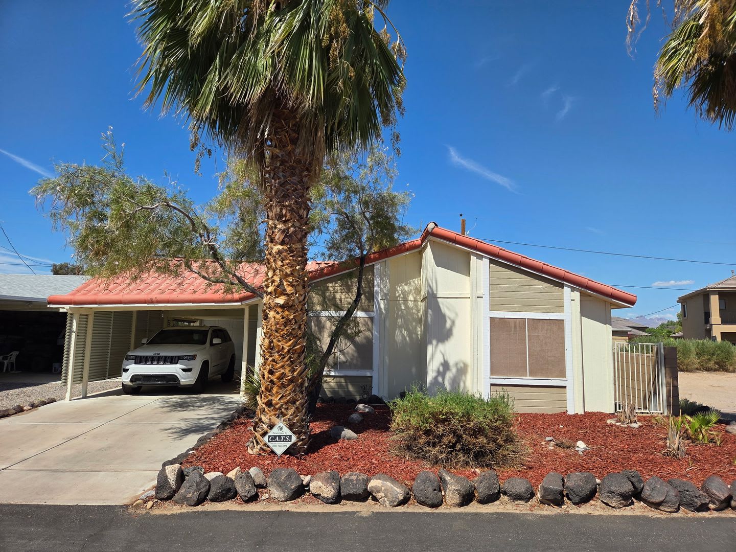 River Retreat 3 Bedroom Home With 1 Car Garage And Covered Parking For 5 Vehicles – photo 1
