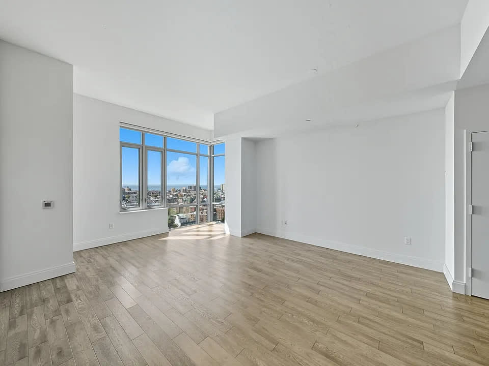 1502 Voorhies Ave Apt 2 – photo 1
