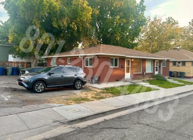 858 Yale Avenue South – photo 1 of 11