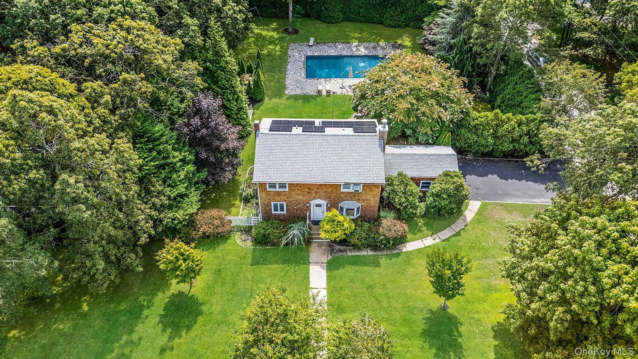 19 Pine Tree Lane – photo 1 of 33