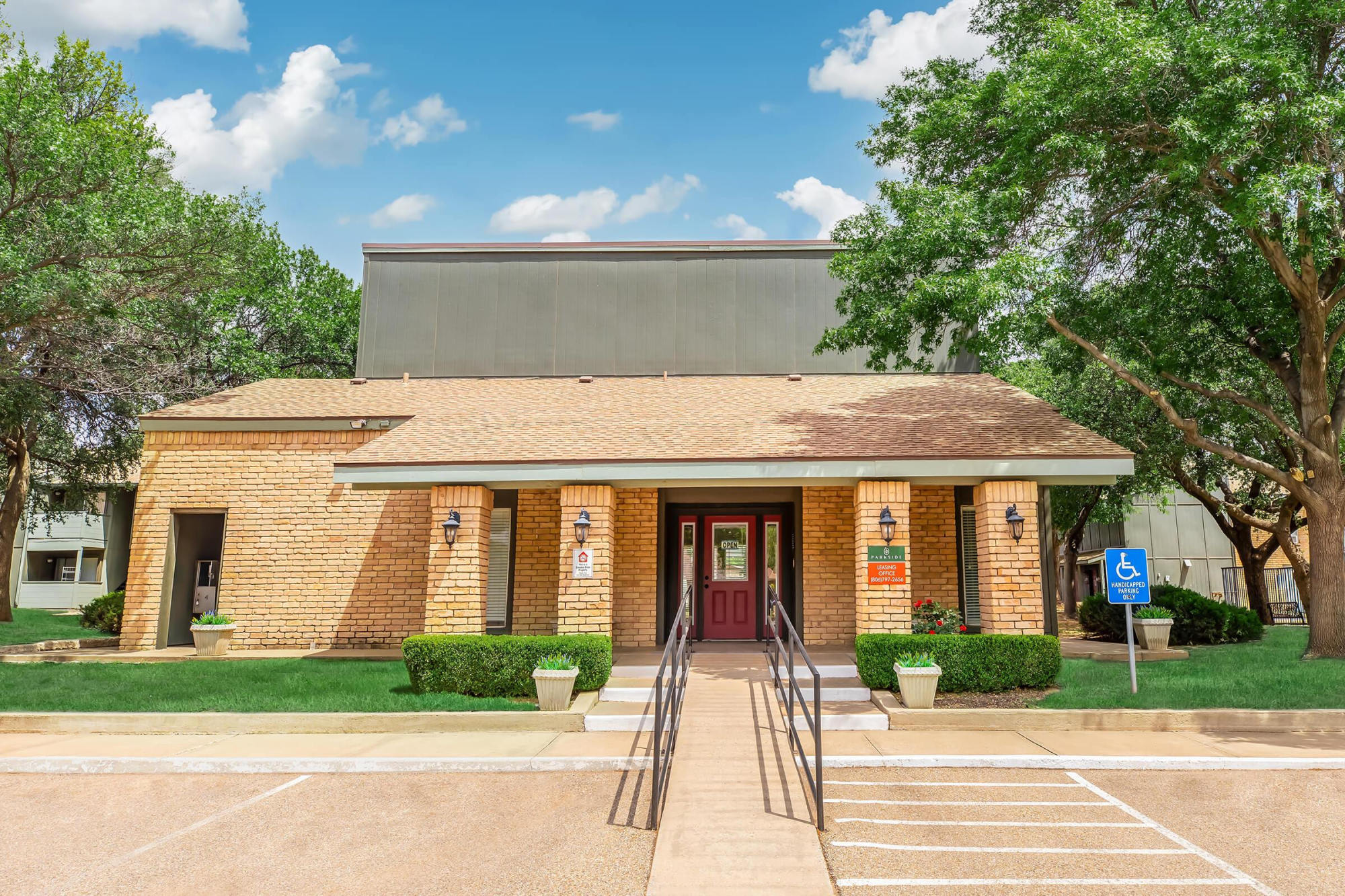 Parkside Apartments – photo 1