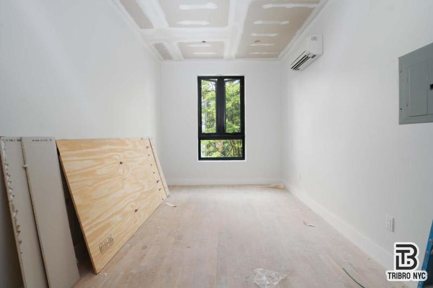 141 Meserole Street – photo 1