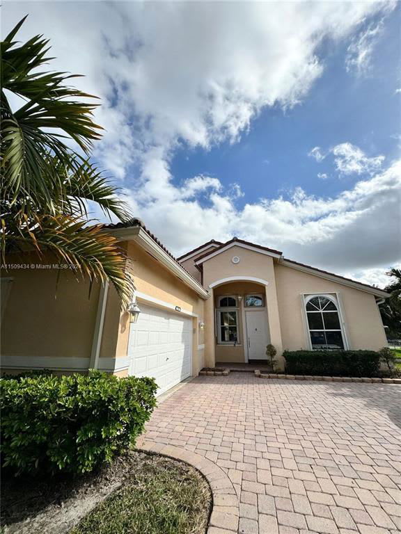 2591 Southwest 190th Avenue – photo 1