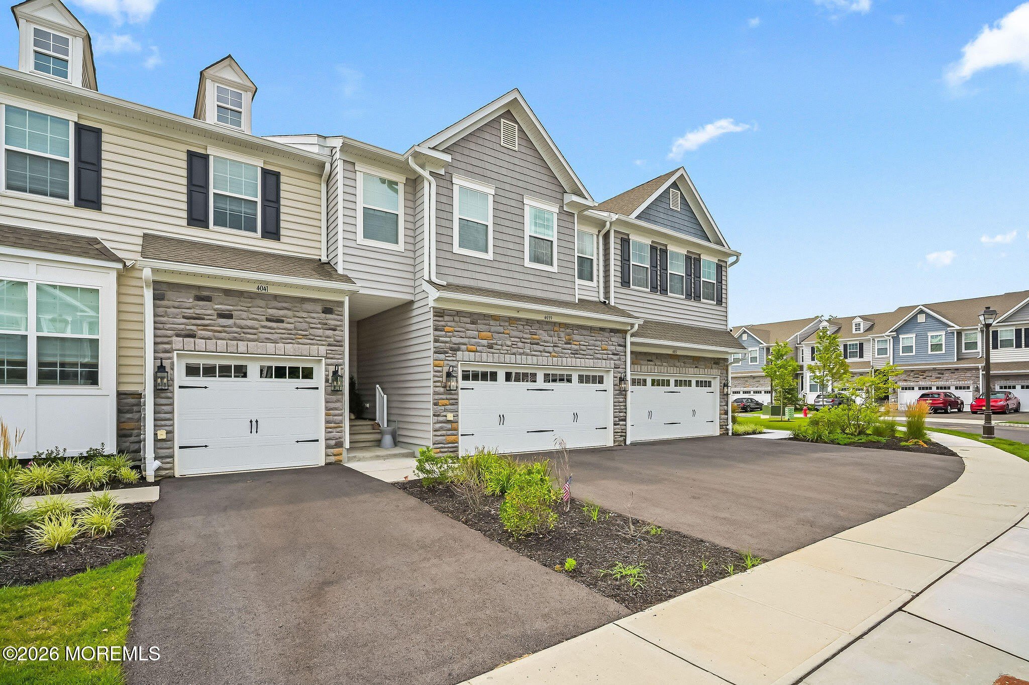 4039 Heron Drive – photo 1 of 42