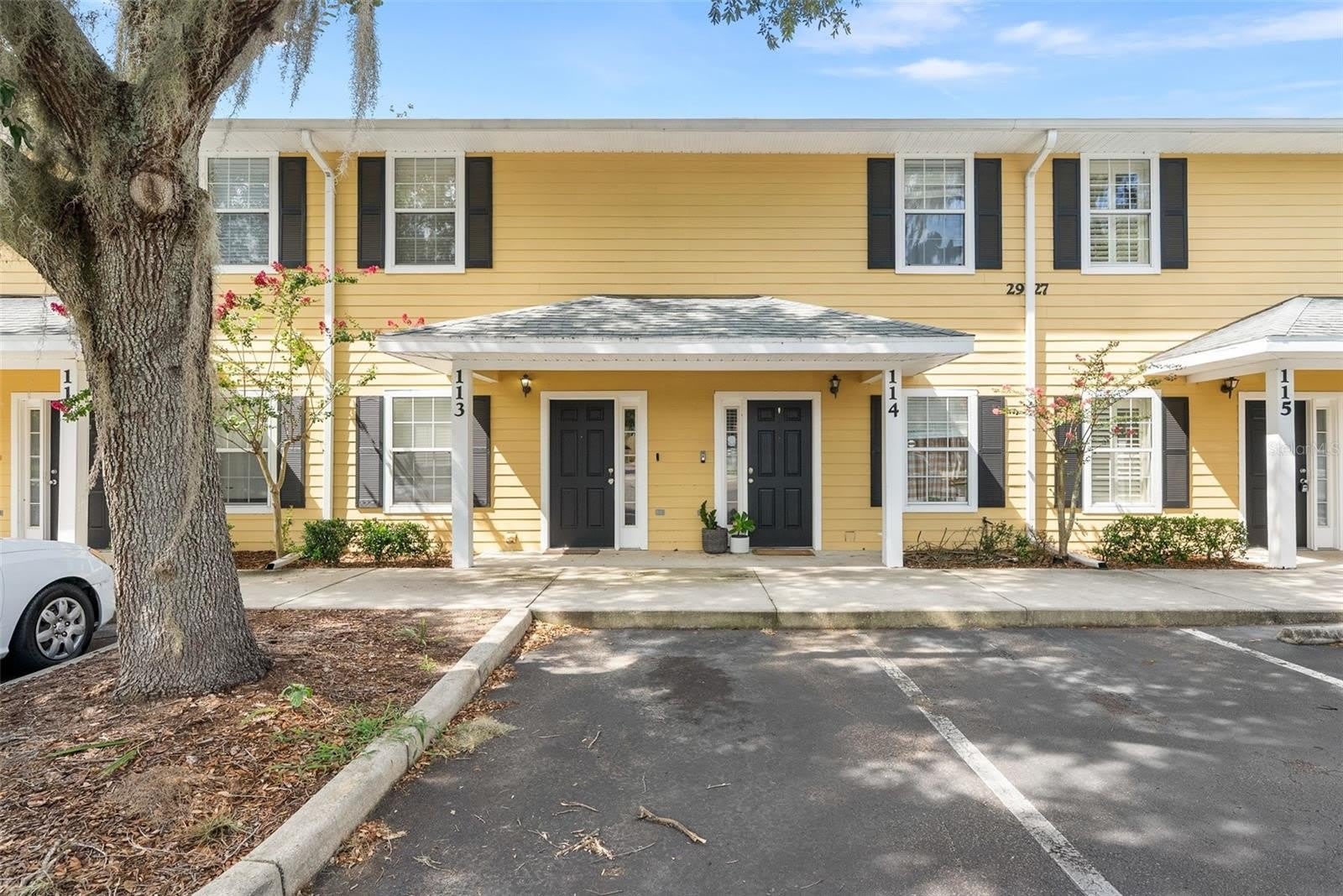 2927 Sw 35Th Place – photo 1 of 290