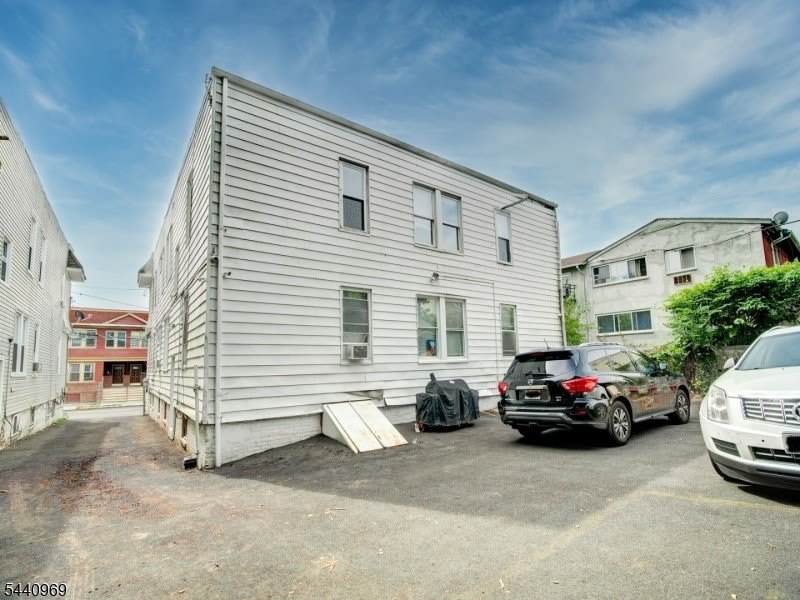 143 Huntington Ter – photo 1