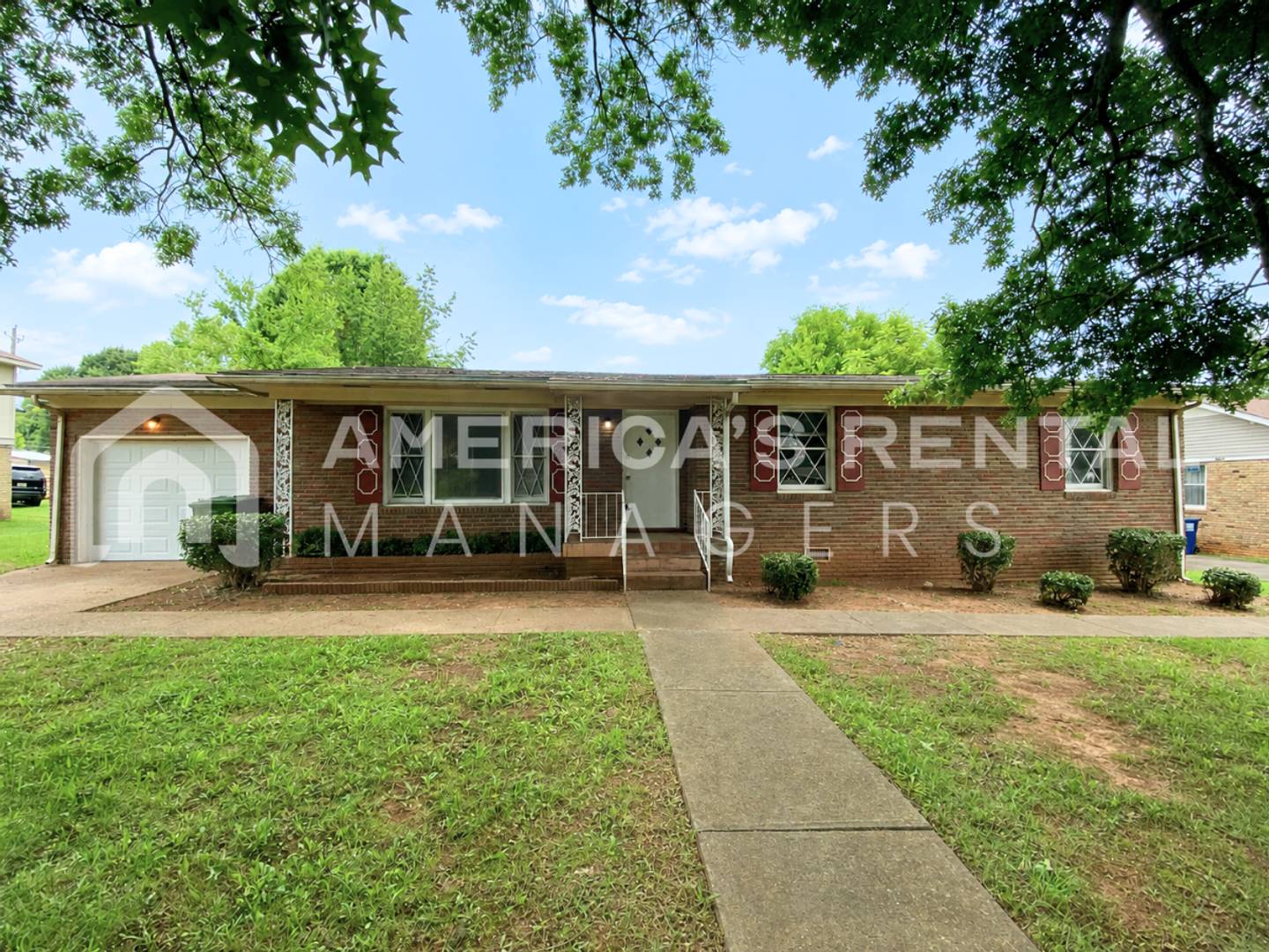 Home for Rent in Huntsville! Minutes from Downtown & Bridge Street Town Centre! AVAILABLE NOW! – photo 1