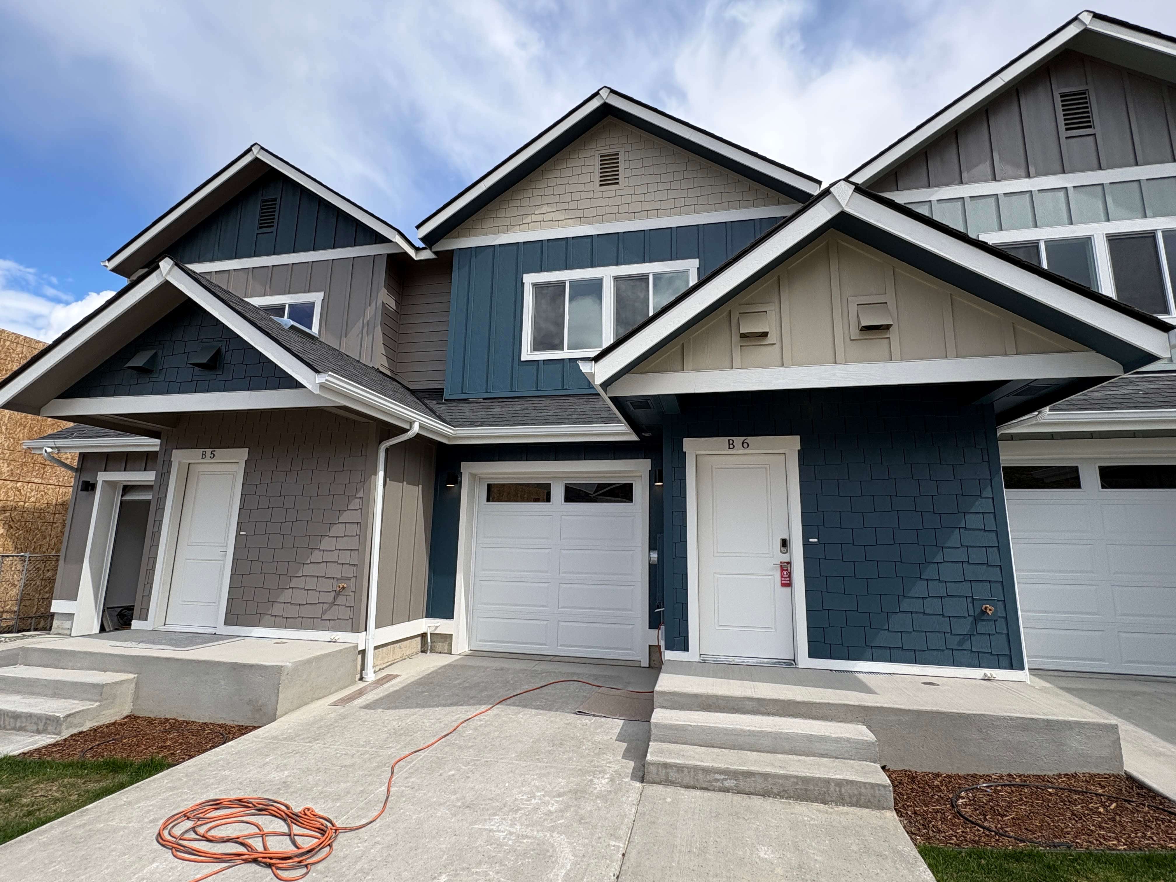 1075 Red Apple Rd – photo 1 of 249