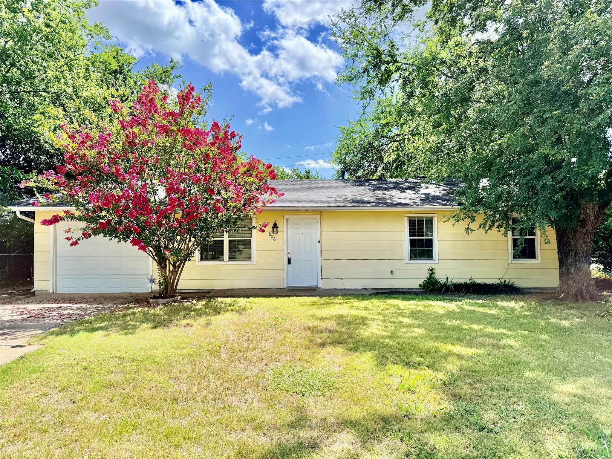 806 S 1st Street – photo 1 of 15