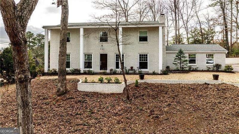 800 Glenairy Drive – photo 1 of 18