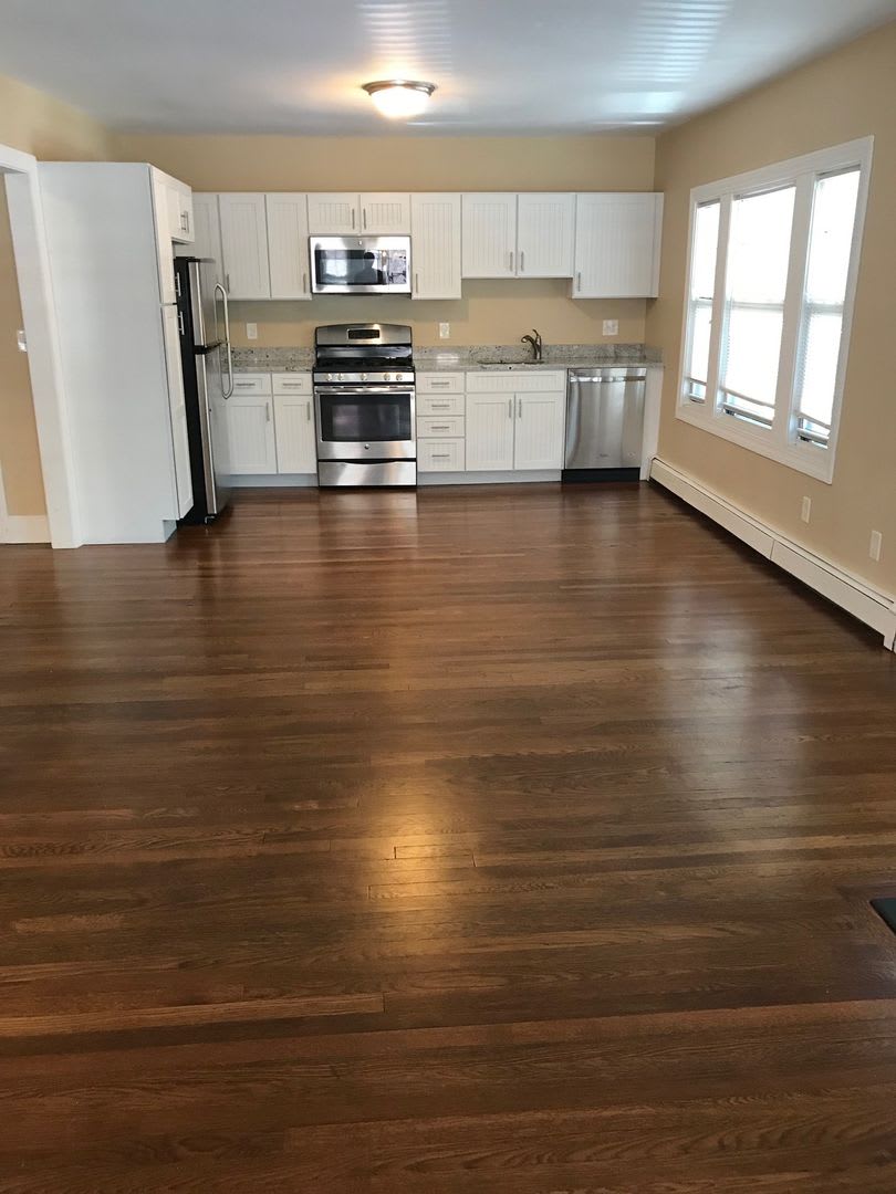 Charming 4 Bedroom – photo 1