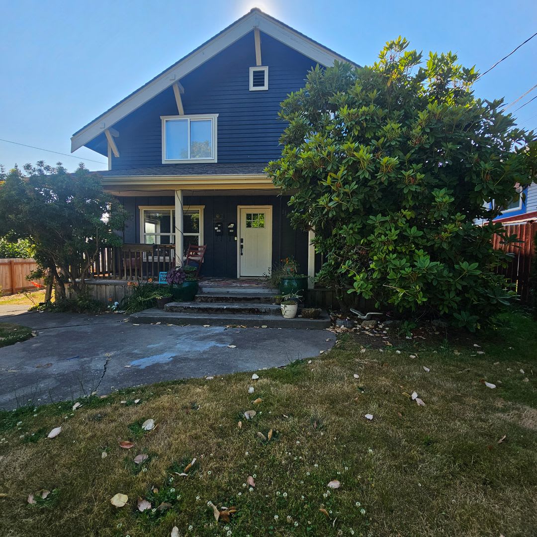 Comfortable 3-Bedroom, 2-Bath Lower Unit with Fully Fenced Yard in West Bremerton – photo 1