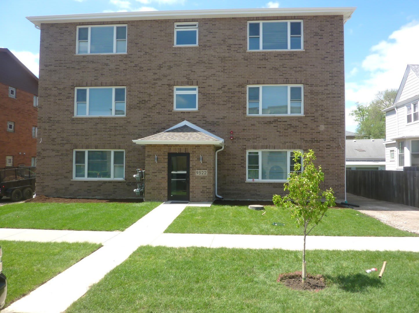 9522 S 53rd Avenue – photo 1 of 25