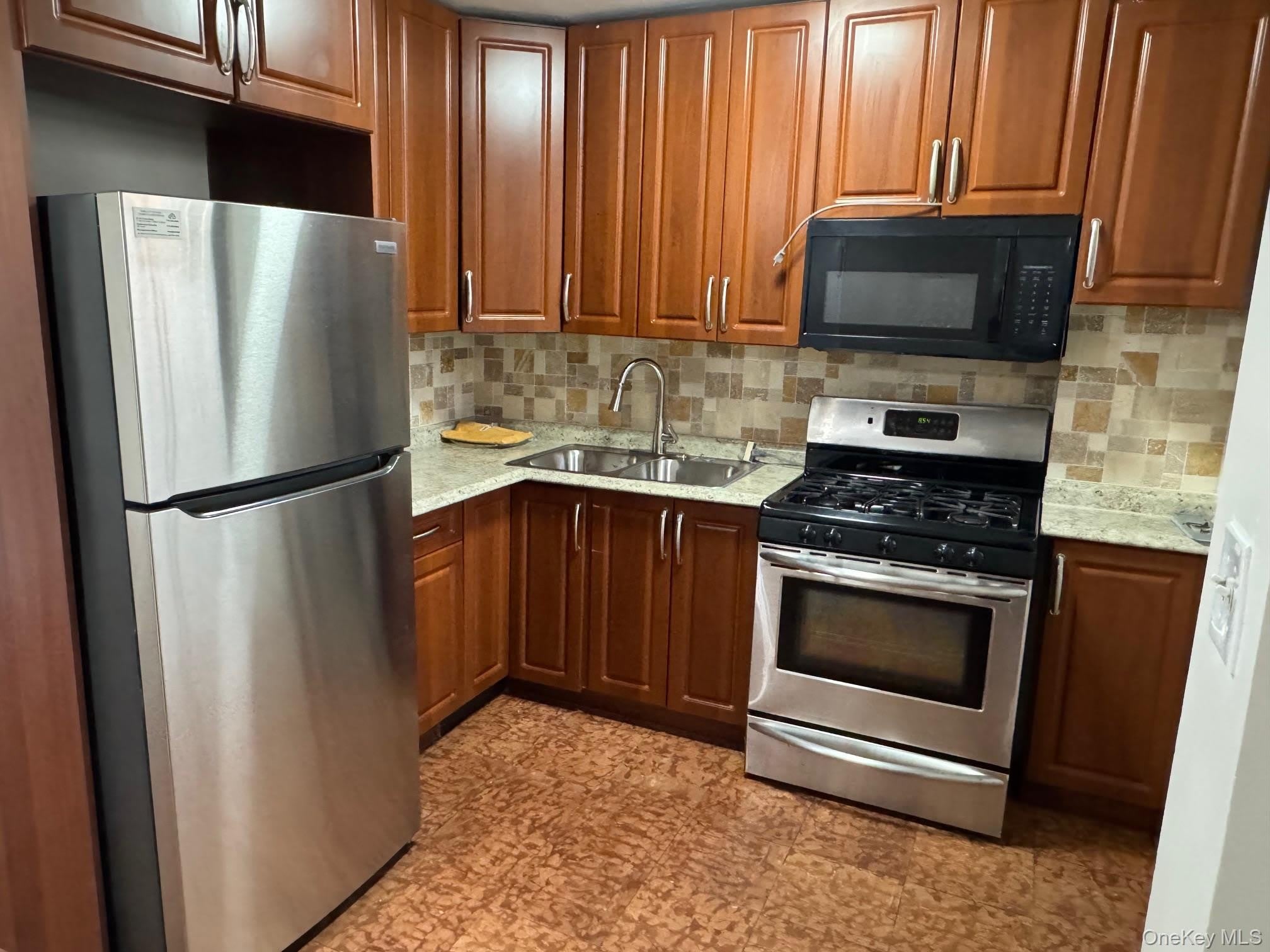 61-45 98 Street – photo 1