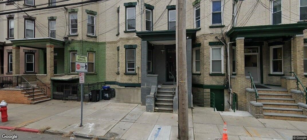 381 BALDWIN AVE – photo 1