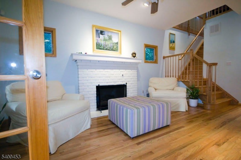 164 Osborne Ave – photo 1 of 13