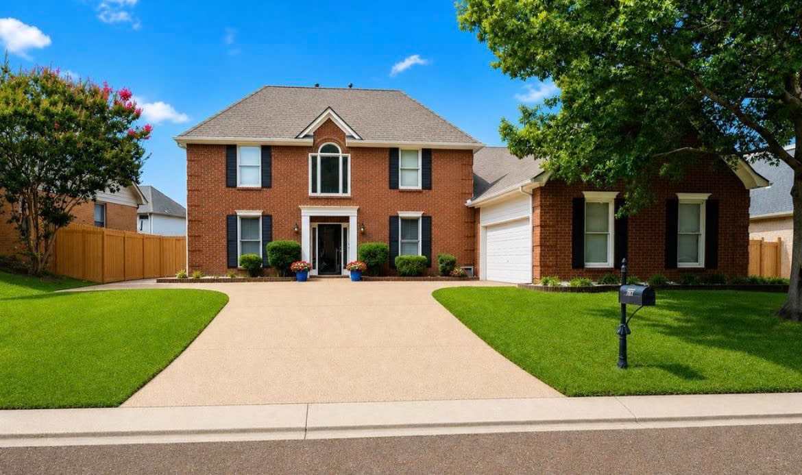3911 Lighthouse Lane – photo 1 of 20