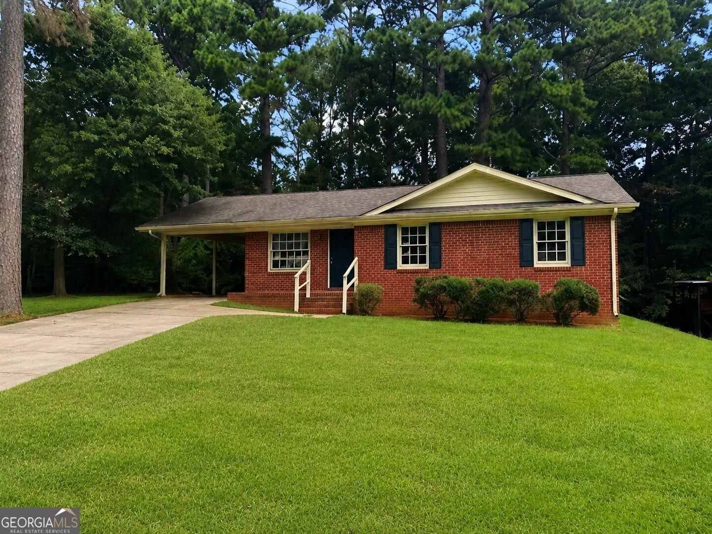 322 Parkway Place – photo 1 of 9