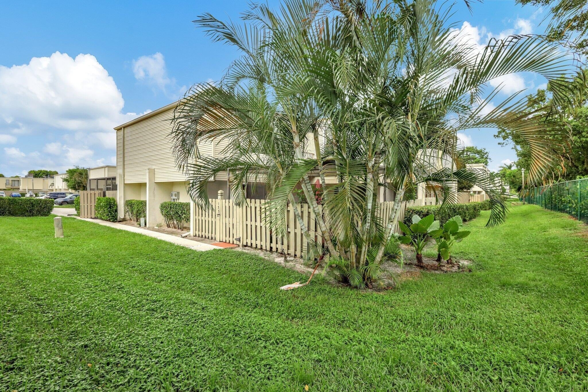 1558 Shaker Circle – photo 1