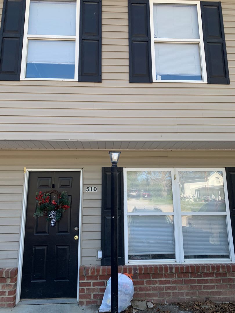 3 Bedroom 2.5 Bath Townhouse – photo 1