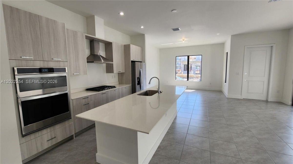 8119 Northwest 42nd Street – photo 1