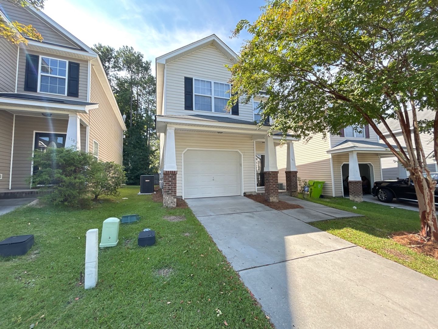 Two story 3 bedroom with open floorplan – photo 1 of 10