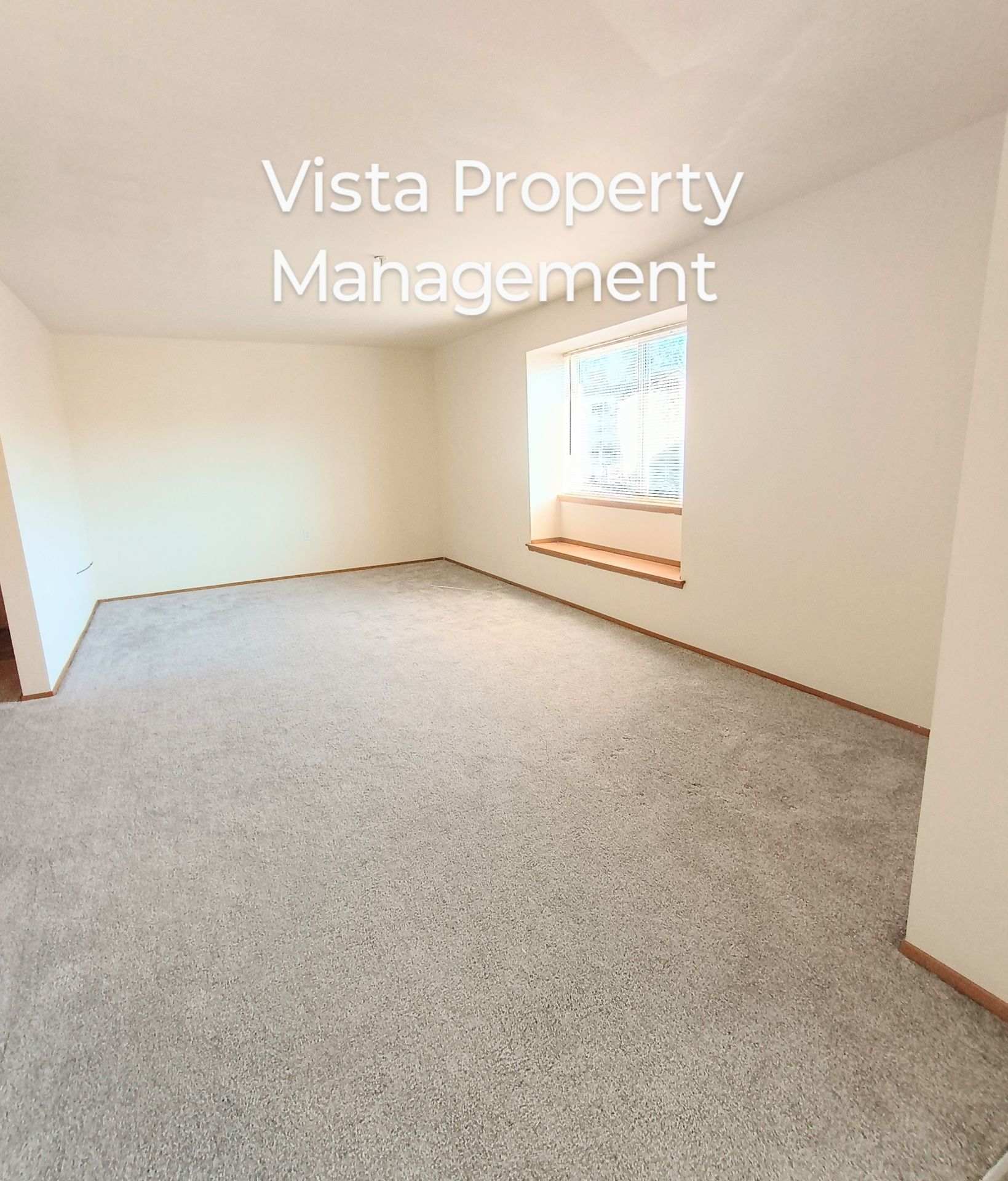 BIG 2 Bed / 2 Bath apartment, commute friendly Bonney Lake location! – photo 1 of 10