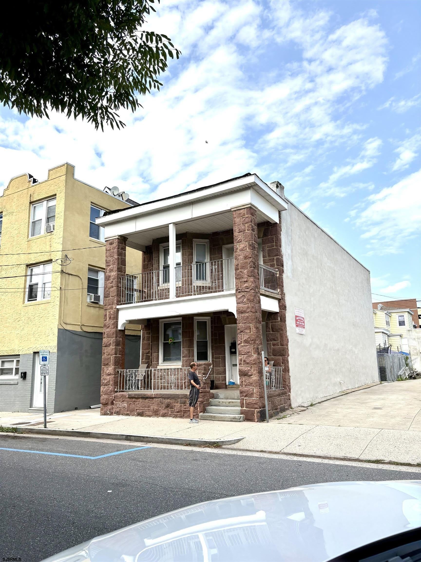 117 N Georgia Ave – photo 1 of 11