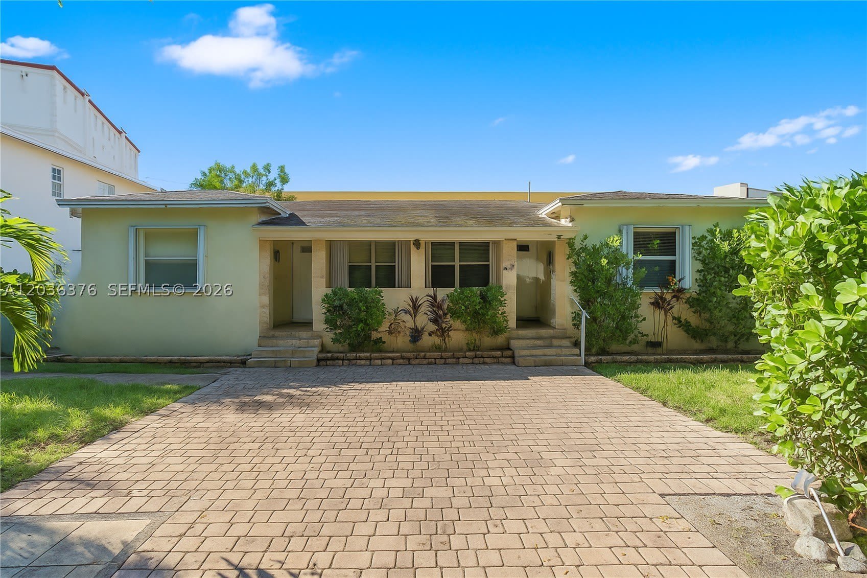 2530 SW 27th St – photo 1